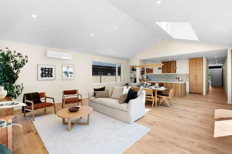 Photo of property in 15 Ariel Place, Snells Beach, 0920