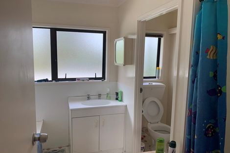 Photo of property in 28 Orton Street, Glenfield, Auckland, 0627