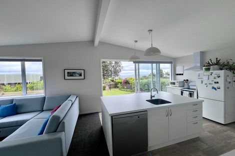 Photo of property in 70a Vipond Road, Stanmore Bay, Whangaparaoa, 0932