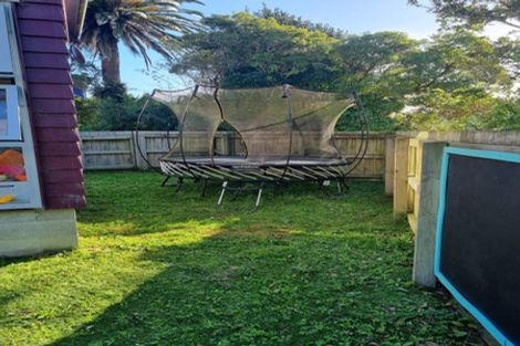 Photo of property in 1/61 Black Rock Road, Newlands, Wellington, 6037