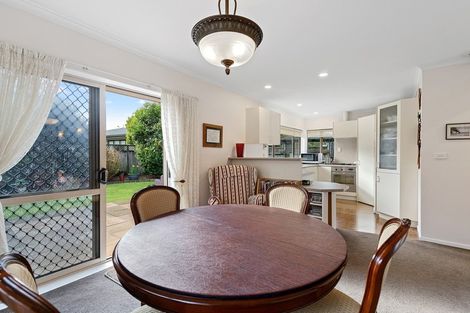 Photo of property in 47 Waiwherowhero Drive, St Andrews, Hamilton, 3200