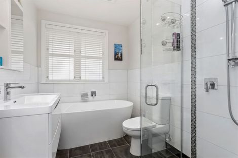 Photo of property in 48 Tiroroa Avenue, Te Atatu South, Auckland, 0610