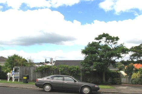 Photo of property in 5a Rangitoto Terrace, Milford, Auckland, 0620