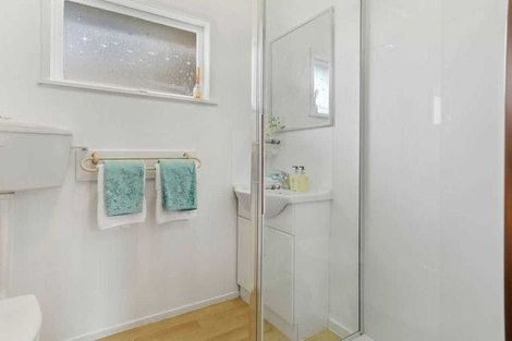 Photo of property in 1/58 Arran Road, Browns Bay, Auckland, 0630