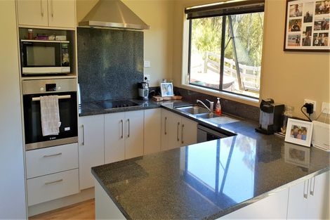 Photo of property in 136 Stratford Drive, Cable Bay, 0420