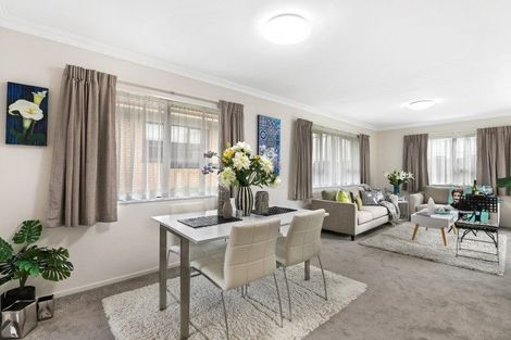 Photo of property in 2/327 Great South Road, Papakura, 2110