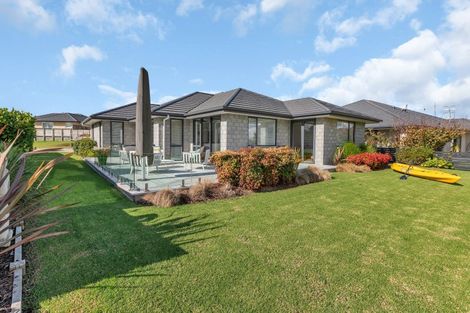 Photo of property in 10 Pukeko Street, Ruakaka, 0116