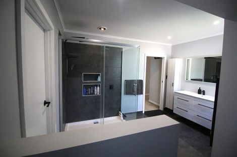 Photo of property in 19 Ongo Road, Hunterville, 4730