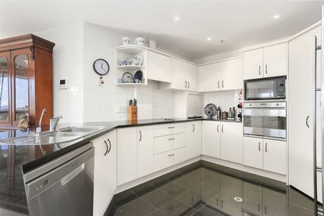 Photo of property in 3a/5 The Promenade, Takapuna, Auckland, 0622