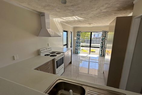 Photo of property in 26 Miriam Corban Heights, Henderson, Auckland, 0612