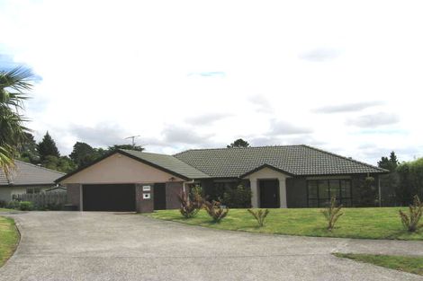 Photo of property in 27 Lorikeet Place, Unsworth Heights, Auckland, 0632