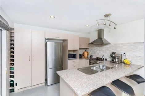 Photo of property in 6 Cityview Place, Massey, Auckland, 0614