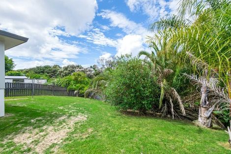 Photo of property in 28 Devonshire Road, Unsworth Heights, Auckland, 0632
