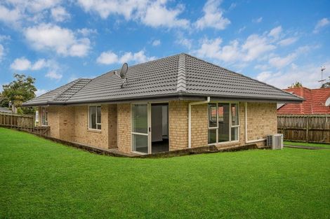 Photo of property in 17 Cretian Crescent, Henderson, Auckland, 0612