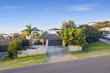 Photo of property in 18 Keri Vista Rise, Papakura, 2110