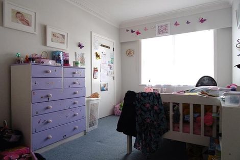 Photo of property in 130 Archibald Road, Kelston, Auckland, 0602