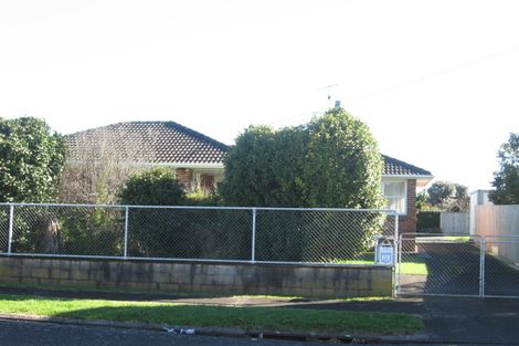 Photo of property in 14 Oxford Road, Manurewa, Auckland, 2102