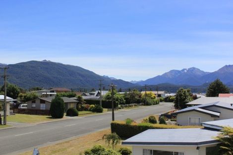 Photo of property in 28 Pompolona Street, Te Anau, 9600