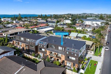 Photo of property in 2/35 Centreway Road, Orewa, 0931