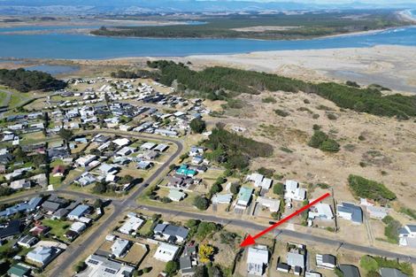 Photo of property in 9 Mack Street, Foxton Beach, Foxton, 4815