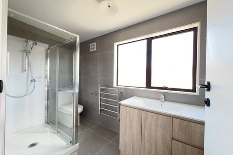 Photo of property in 131 Oaktree Avenue, Browns Bay, Auckland, 0630