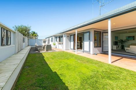 Photo of property in 5 Dune Avenue, Papamoa Beach, Papamoa, 3118