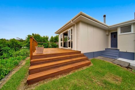 Photo of property in 7 Whakawhiti Street, Marfell, New Plymouth, 4310