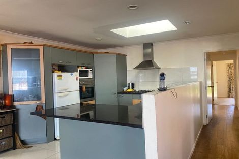 Photo of property in 10 Wheaton Place, Glen Eden, Auckland, 0602
