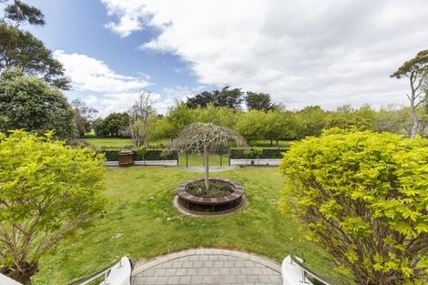 Photo of property in 11 The Oaks, Awapuni, Palmerston North, 4412