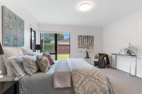 Photo of property in 3/15 Kurnell Drive, Botany Downs, Auckland, 2010