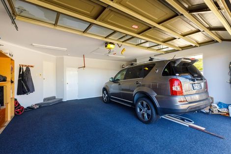 Photo of property in 11 Shelter Grove, Frankleigh Park, New Plymouth, 4310