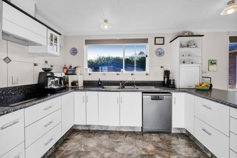 Photo of property in 20 Hira Street, Ohawe, Hawera, 4671