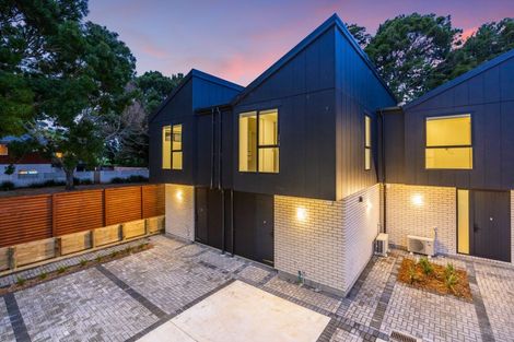 Photo of property in 38a Cascades Road, Pakuranga Heights, Auckland, 2010