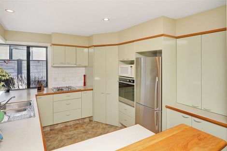 Photo of property in 2/112 Memorial Avenue, Burnside, Christchurch, 8053