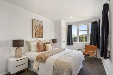 Photo of property in 25 Holland Avenue, Point England, Auckland, 1072