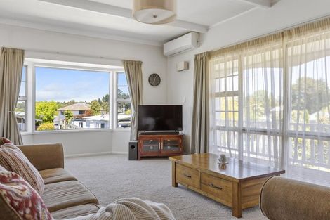 Photo of property in 16 Glengarry Place, Hilltop, Taupo, 3330