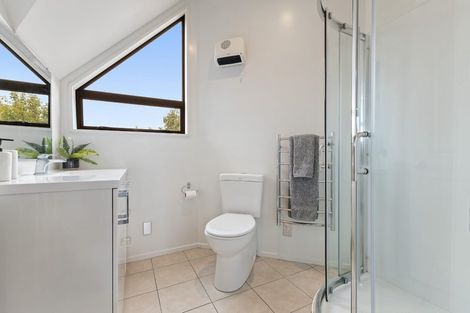 Photo of property in 2 Lantern Lane, Halswell, Christchurch, 8025