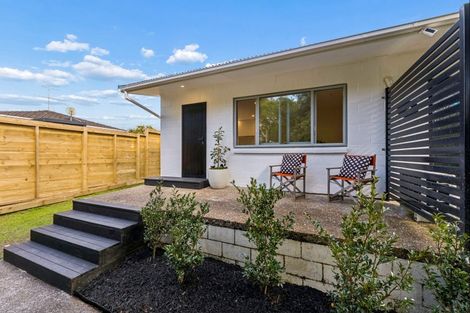Photo of property in 3/28 Chartwell Avenue, Glenfield, Auckland, 0629