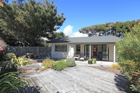 Photo of property in 283 Peka Peka Road, Peka Peka, Waikanae, 5391