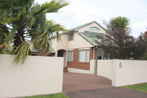 Photo of property in 127 Awaroa Road, Sunnyvale, Auckland, 0612