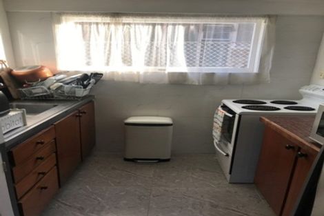 Photo of property in 18 Cheryl Place, Hillcrest, Auckland, 0627