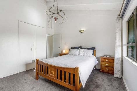 Photo of property in 1/1 Sharon Road, Waiake, Auckland, 0630
