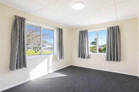 Photo of property in 2 Ngareta Road, Mourea, Rotorua, 3074