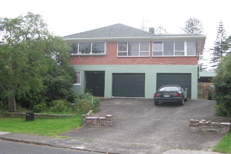 Photo of property in 9 James Evans Drive, Northcote, Auckland, 0627