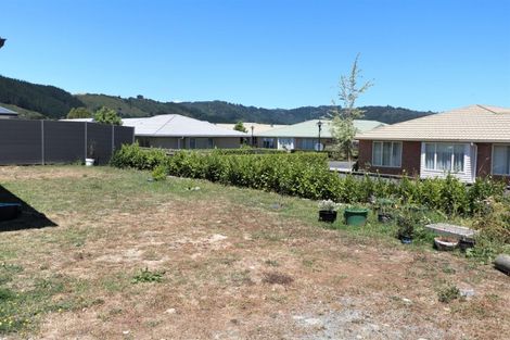 Photo of property in 32 Filmer Crescent, Wallaceville, Upper Hutt, 5018