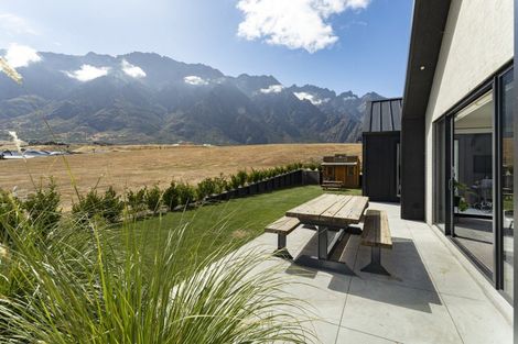 Photo of property in 52 Cunninghams Drive, Jacks Point, Queenstown, 9371