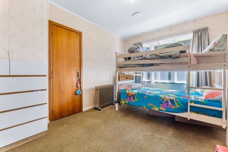 Photo of property in 92 Gloria Avenue, Te Atatu Peninsula, Auckland, 0610