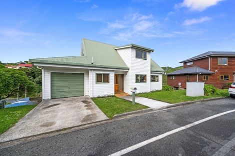 Photo of property in 1 Frobisher Street, Island Bay, Wellington, 6023