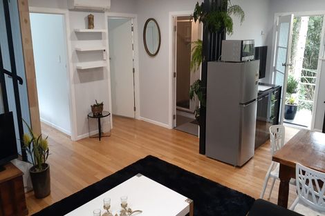 Photo of property in 352 Titirangi Road, Titirangi, Auckland, 0604