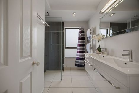 Photo of property in 11 Elva Dawson Place, Arrowtown, 9302